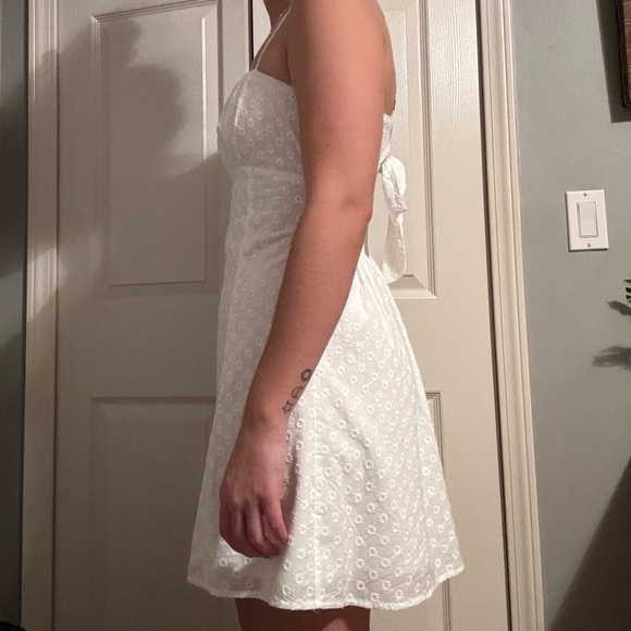 Hollister white dress - Picture 2 of 4
